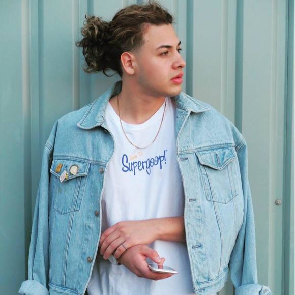 Meet your Posher, Jeffrey - Picture 1 of 1